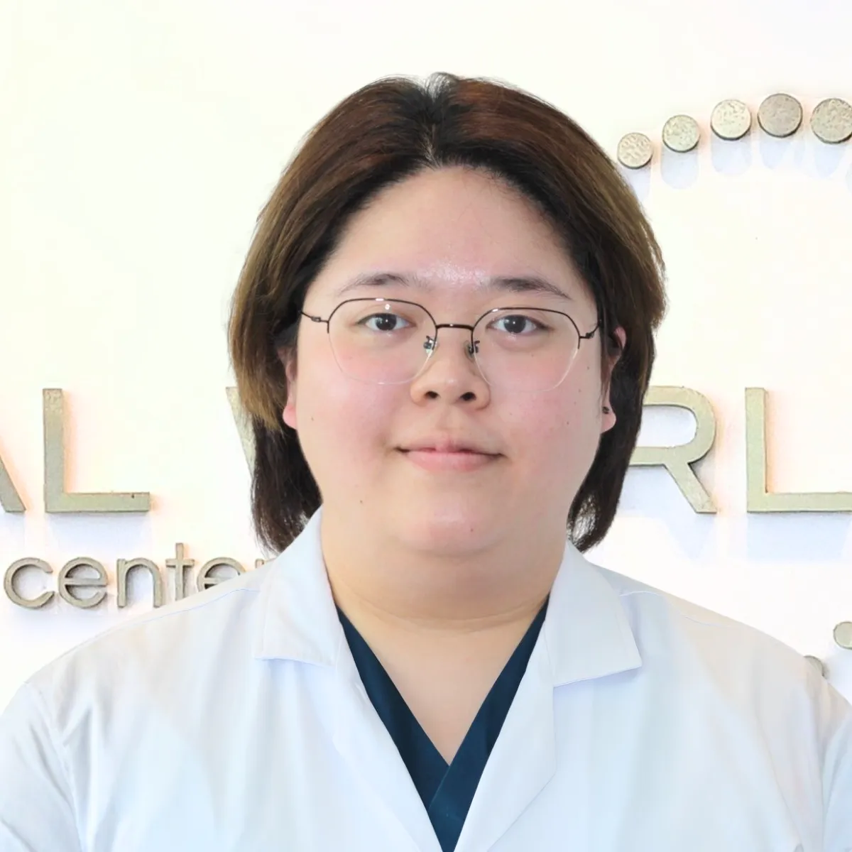 สาขาทันตกรรมประดิษฐ์ - ทพ. วัชรพงศ์ อรุณแสง  ท.10380​